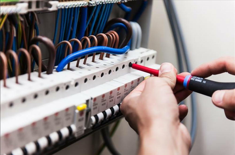 احتیاط کردن برق کشی های کانکس
